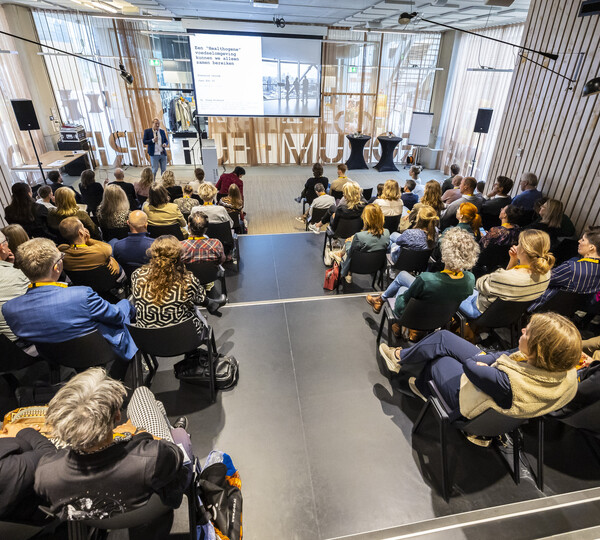 Symposium Just Eat It: Samen zorgen we voor verandering, waardoor kinderen gezond kunnen opgroeien!